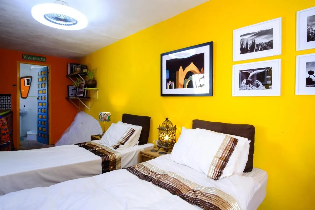 The Studio, A Colourful, Small And Unique One Bedroom Studio In 코마레스 아파트